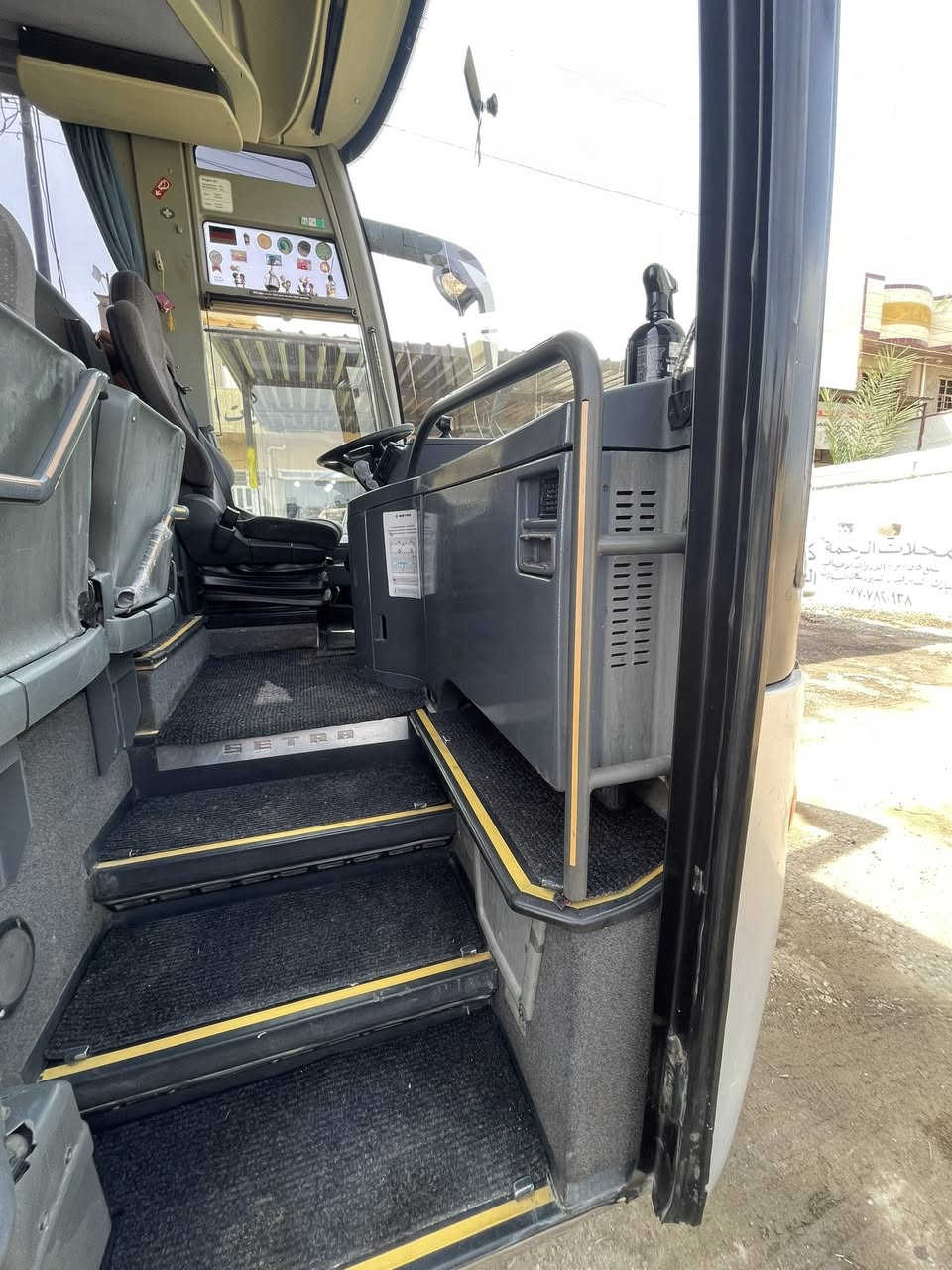 سلام عليكم
باص جيتي ٢٠٠٥ اصل 

تحويل ثاني يوم 

مكينه ٦ اكسور 

گير عادي 

٥٥ نفر 

تخم تاير 

تبريد ابو التفاحه 

السعر ٩ ونص 

سيارة خير من الله 

العنوان ديالى الحويش 

للاستفسار 

***********
