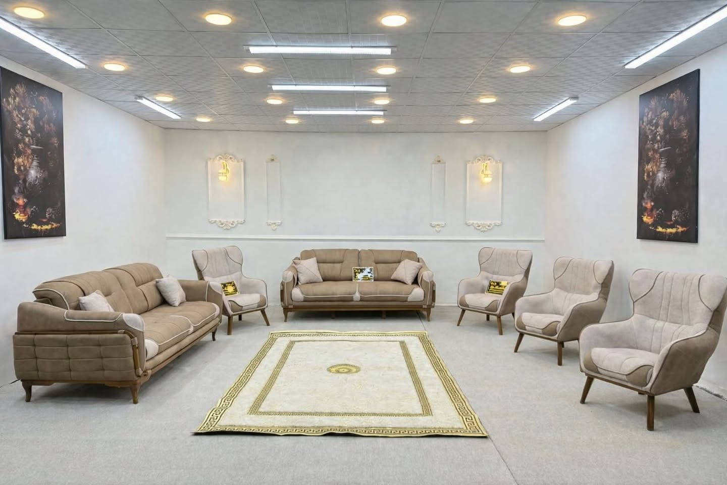 موديل مينا التركي توفر بعدة الوان 
التخم قنفتين مع 4 كراسي قنفات قلاب 
 القماش وتر بروف الاصلي 
السعر مليون و 450 وتوصيل مجانا 
للحجز ***********
