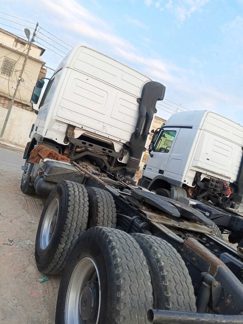 سلام عليكم للبيع مرسيدس اكتروس دخول جديد خليجي بعدهي بدون رقم مديل 6 اصل مجموعة جي اف 48مكينه 8سلندر شاصي 33مكاني البصرة ***********
***********
