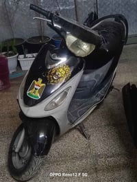 دراجه للبيع السعر 400 وبيها مجال قليل 07705207615