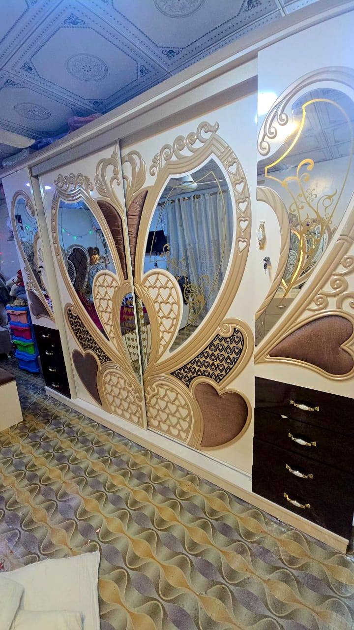 سلام عليكم غرفه اخشاب كبيره 9 قطعه للبيع...
غرفه اخشاب تركي 9 قطعه النضافه مثل ما موضح بالصوره شخط مابيهه تجي وتشوف بعينك
   عنواني كربلاء  حي العسكري ***********
*********** واتساب
