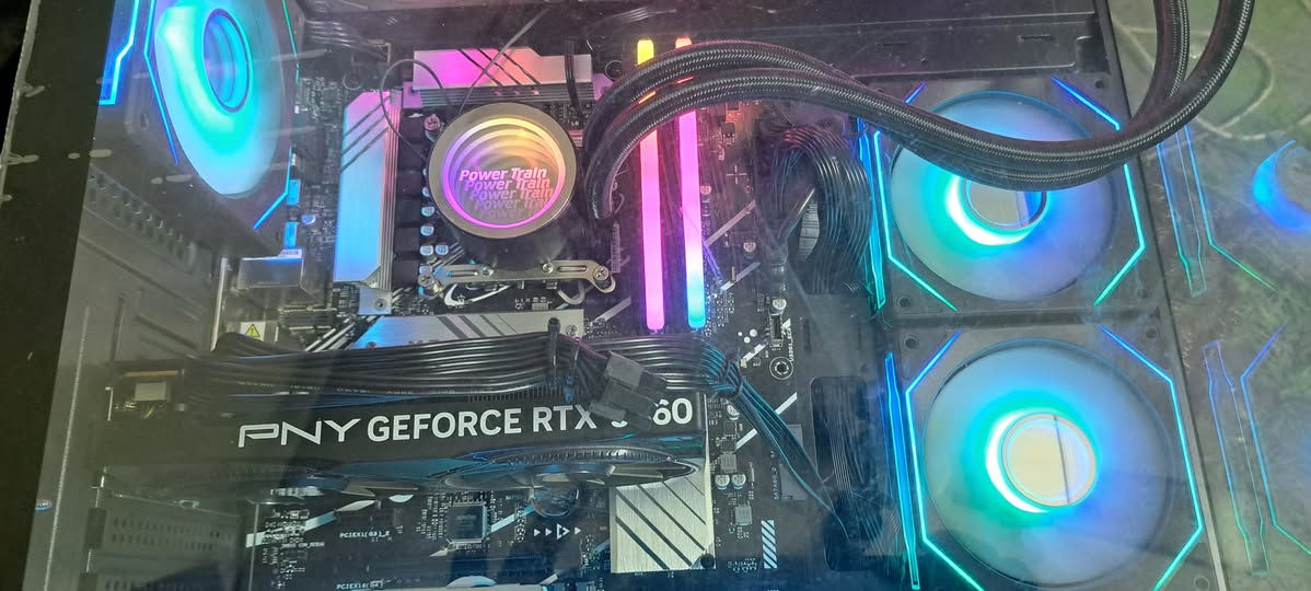 كيس تجميعه للالعاب كوراي 5 جيل 14

المعالج  intel core i5-14400f

التبريد مائي  great wall water cooling 360m

الرام- Lexar ARES RGB DDR5 32 gb- 6400

المذربورد   asus b760 plus ddr5

الهاردات  m.2 nvme 1tb

كرت الشاشة  pny rtx 5060 8gb oc dual

البور سبلاي ZUMAX PSU 750W  

كيس  x factor case 6 fan

سعر الكيس 1.400  رقمي ***********

بغداد شارع الصناعه لايوجد توصيل
