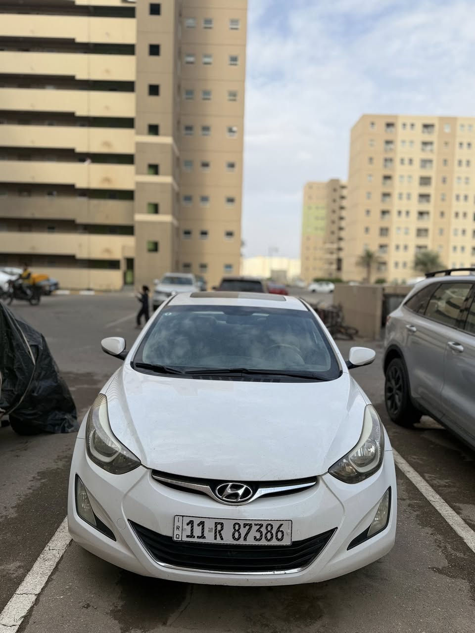 سلام عليكم 
هونداي الانترا خليجي موديل 2014 مواصفات فتحة تحكم صاج مري شفط السيارة مكفولة فقط تكحيل بيها مكفولة حت الدعامية سعر 132 وبيها مجال مكان بغداد موبايل ***********
