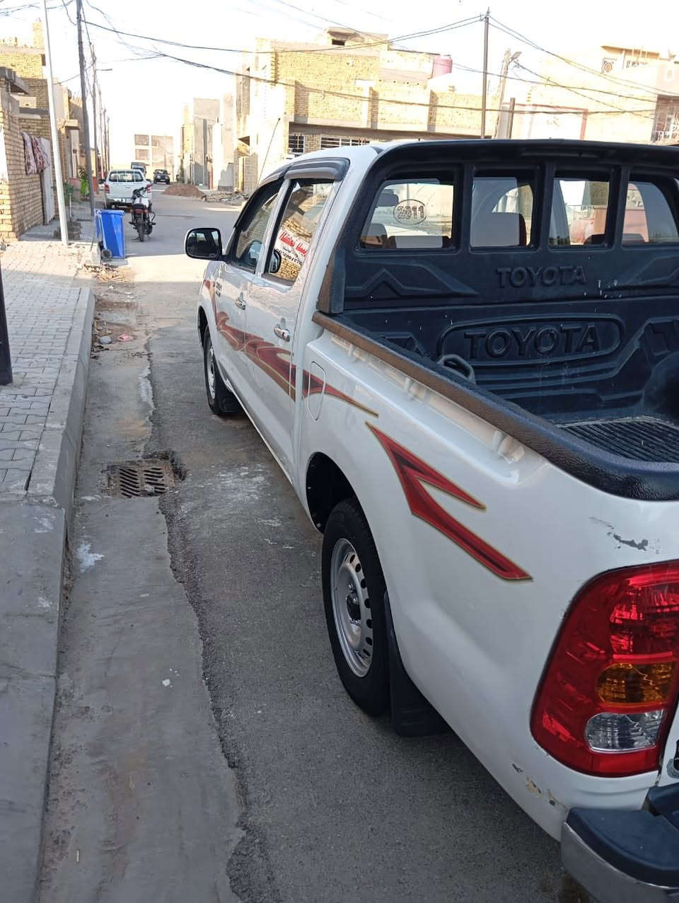 السلام عليكم 

من رخصه الادمن بيكم 2011 سياره حلوه ونضيفه واسط مركز مدينه السعر ( 155)وبي مجال 
 غير متواجد ع الفيس 
***********
