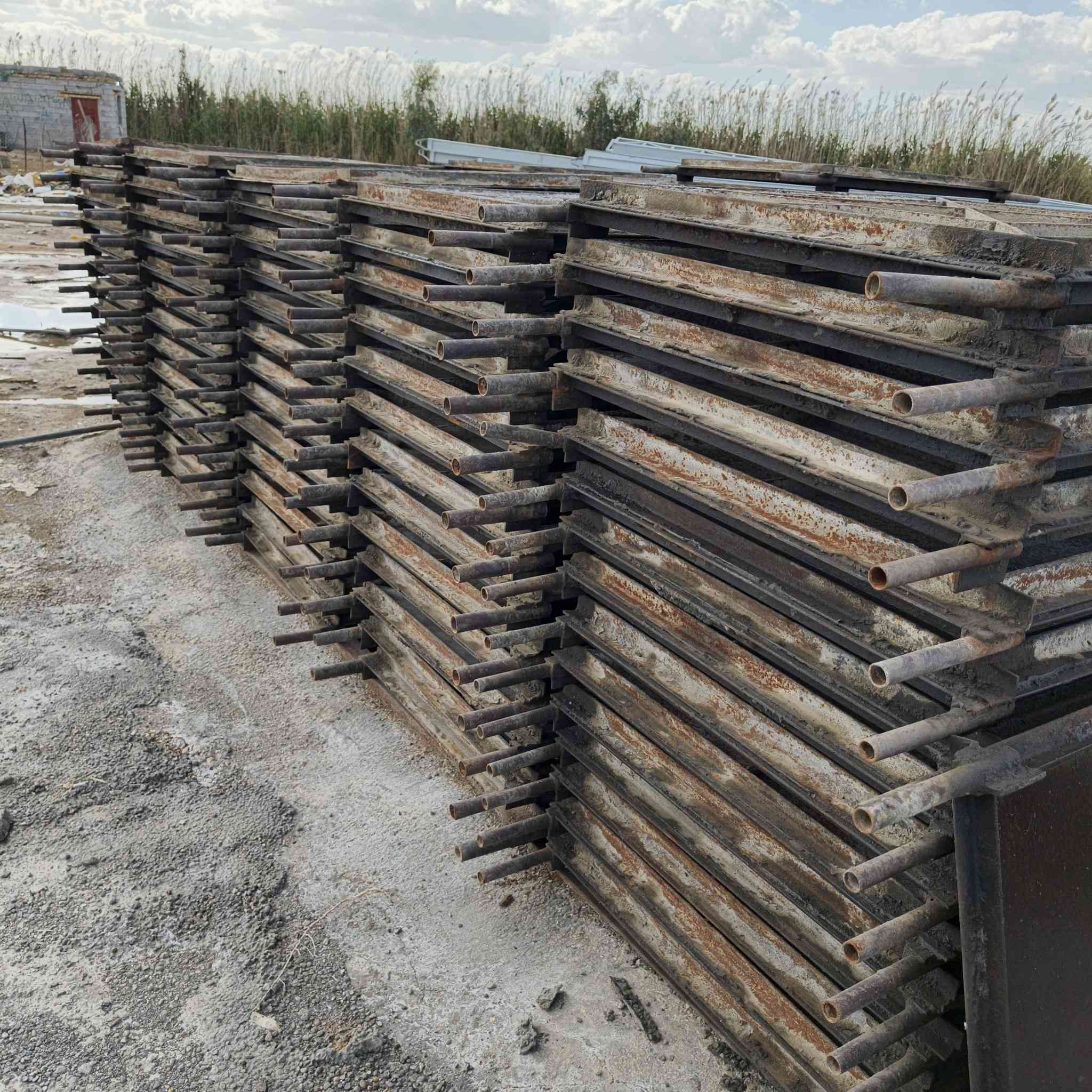 قوالب أشتايگر للبيع العدد 146
80×80.سمك 3س  جوين رفيع السعر ٢٥ المكان الرميثه 
رقم ***********
