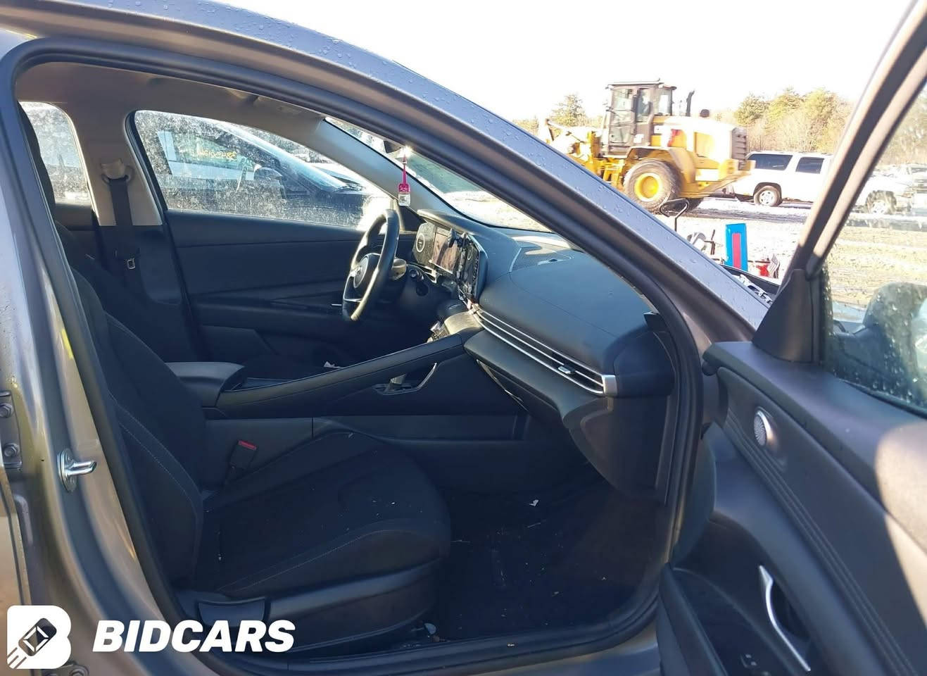 السلام عليكم 
للبيع
النترا ٢٠٢٢ رقم اربيل فول ماعدا الفتحه شاشه ديجيتال رادار حساسات توقف ذاتي ماشيه ٥٧ الف كيلو حادثه بسيط بدون ايرباك فقط صبغ جاملغ خلفي وتبديل بنيد السياره جاهزه بدون نقص شرط التحويل مكان السياره بغداد 
السعر عل الخاص او اتصل ***********
