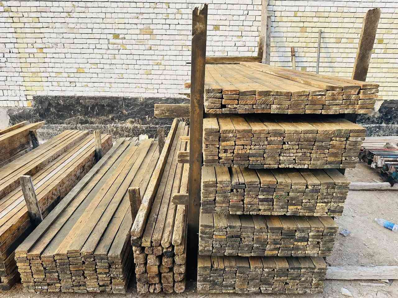 قالب خشب للبيع 13 مكعب /***********
