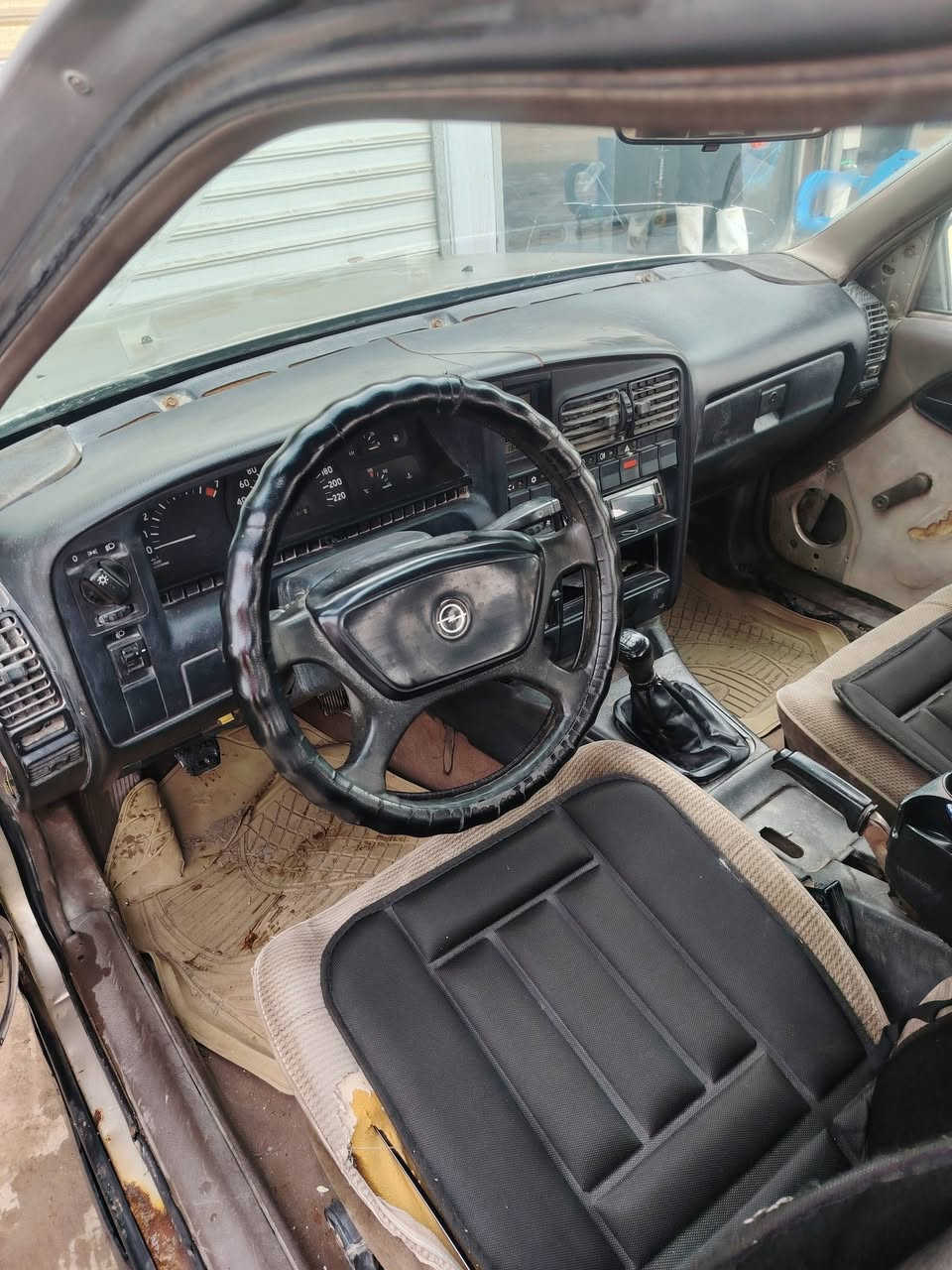 السلام عليكم ورحمه الله وبركاته للبيع  اوبل اوميكه المحرك بي تنقيص كير شرط صدري شرط سنويه خضراء السعر 15 وبيه مجال لاتصال *********** نشاط فول
