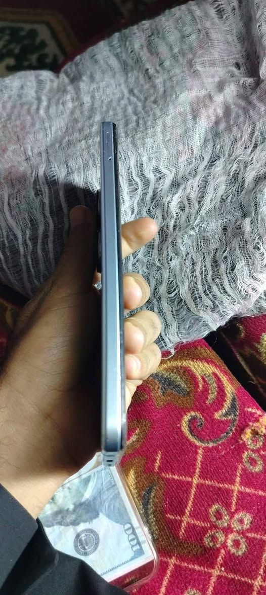 للبيع هونر x7b ب 135 ملحقاته كارتون + شاحنه. رقمي ***********
