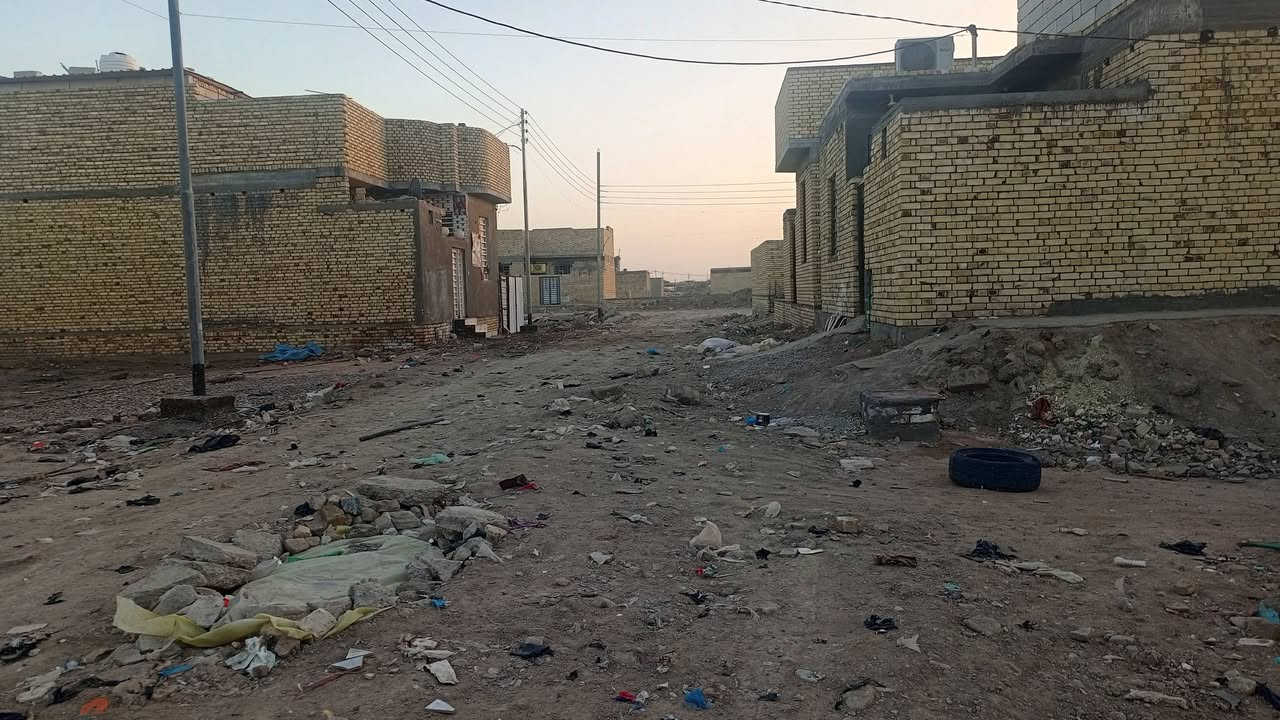 بيت 100 متر خلفي للبيع حي الكرامه قرب شارع سايدين***********
