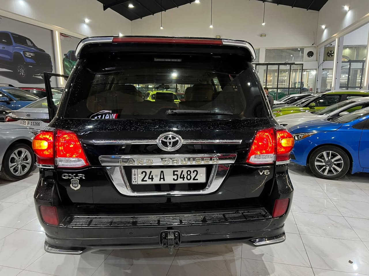 سلام عليكم ورحمة وبركاته 🤍
 تويتا لاندكروزر موديل2009 
الضررسياره:بدون صبغ بص باب و جملغ ورا تعديل بارد 
السعر 288 بيهامجال 
سياره رقم و فحص هزه كلو جديد حةتا 2039 جديد 
سياره V6سلندر
ماصفات سياره GXR معروفه فول 
سياره4*4 
سيلات 
بصمه 
كاميرا
شاشه 
حساس 
شغال 
سلاجه 
لايتات LED
زينو 
ويل كروم 

مكان سياره أربيل شارع ١٠٠م📍
☎️***********☎️
