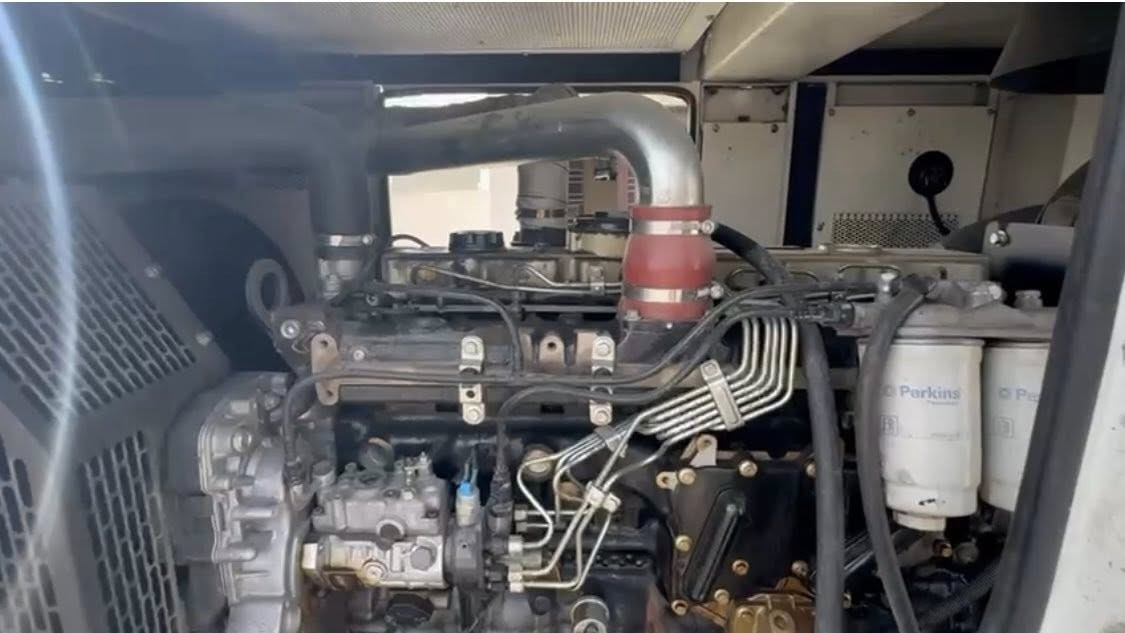 السلام عليكم
مولد للبيع 150 كيفي 
المكينة رافسة للتواصل 
***********
