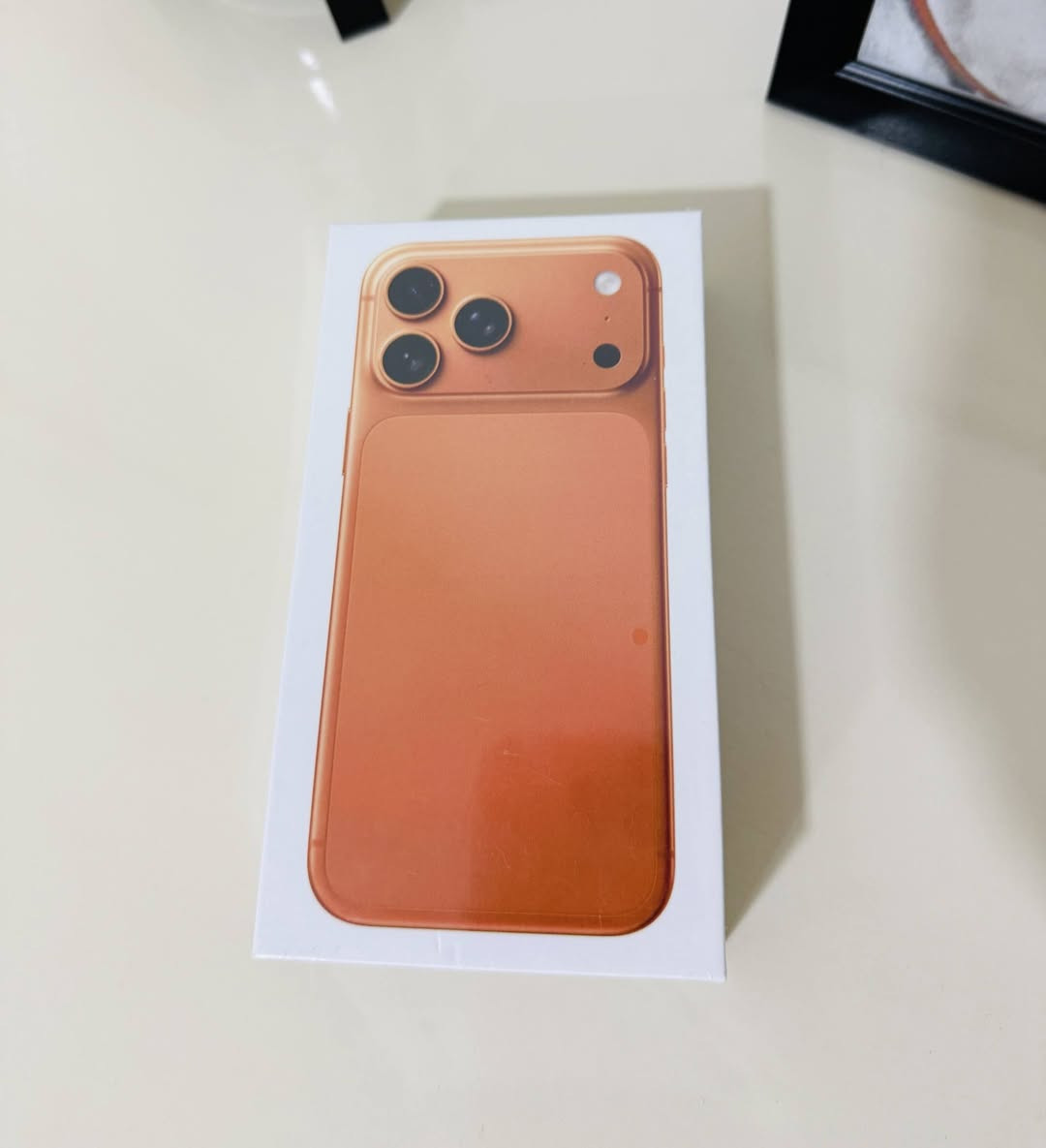 ايفون mini i17 Pro Max
* اللون المحدد: أزرق (Blue) ✔️
* بلد الصنع: الصين (Made in China)
* يدعم شريحتي اتصال (وجود IMEI1 وIMEI2 مطبوعين على الملصق).
    شاشة بين 6.7 إلى 6.9 إنج
* نظام Android لكن بواجهة تشبه iOS.
* ذاكرة فعلية غالبًا 3 أو 4 أو 6 جيجابايت RAM.
* تخزين 260 جيجبايت
* معالج اقتصادي من MediaTek*
* ⁠السعر 150


**إذا كنت صاحب هذا الإعلان وتريد حذفه لأي سبب، رجاءا أرسل رسالة إلى الدعم الفني**