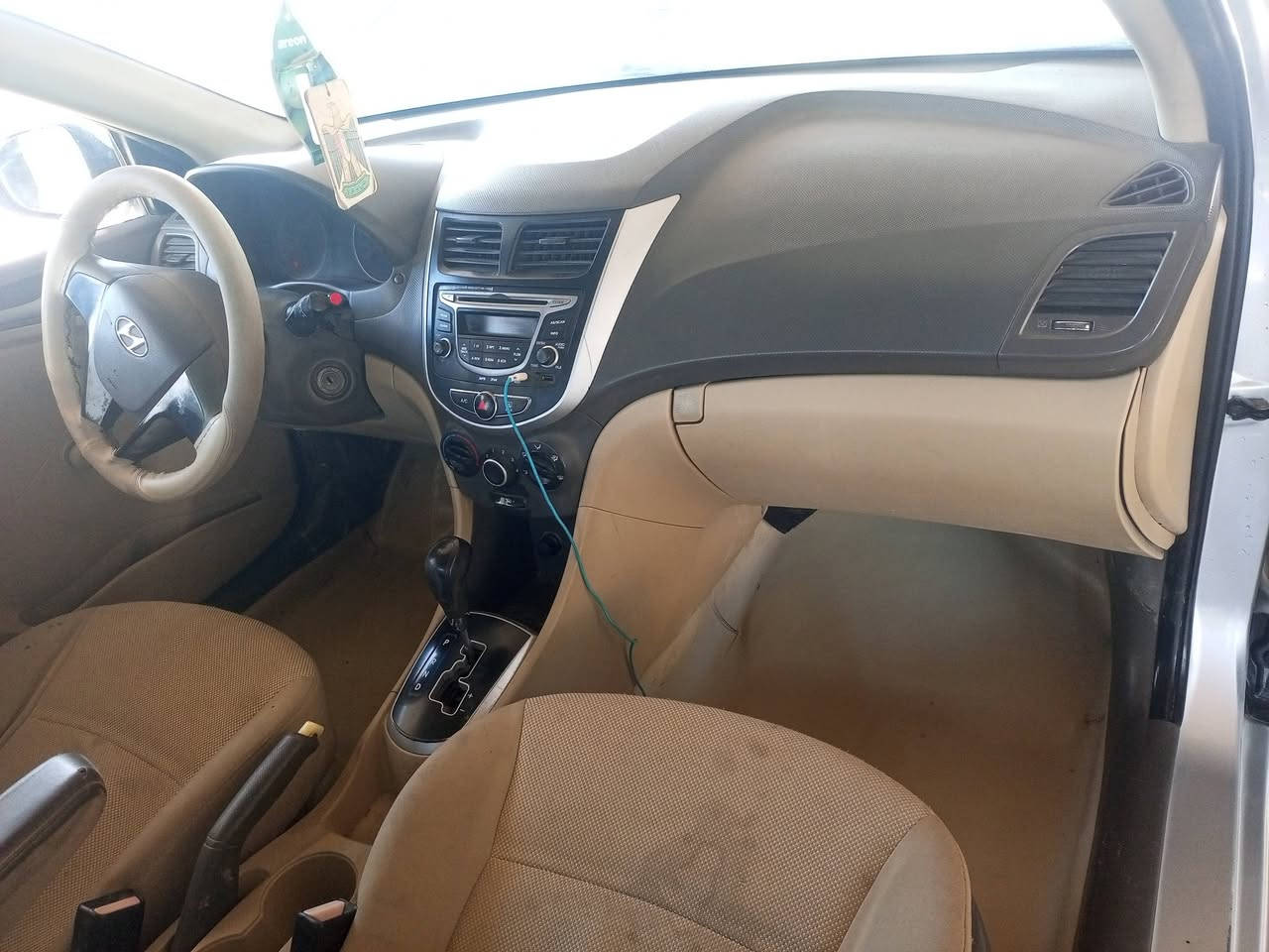 اكسنت ١٤بسمي رقم بغداد مداور ثاني يوم مكينه وكير وحداديه وتبريد وتخم وتاير جدد السياره بيه بس رش جاملغ امامي سعره ٩٠وبيه مجال مكانه ديوانيه قضاء السنيه للاستفسار الاتصال على الرقم التالي ***********
