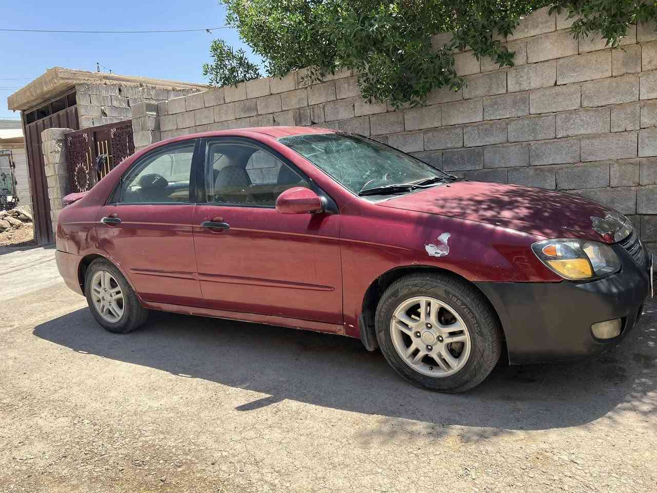 مكلف بالنشر 👉
سياره كيا سيراتو للبيع ٢٠٠٦ مصبوغه حزام 
محرك بي خيط بخار السياره واظحه بالصوره 
سعرها ٧٠ وبيها مجال للستفسار اكثر 
*********** رقم صاحب السياره
