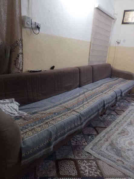 ديوان تركي سرير ومخزن ٨ مقاعد مابي اي عيب نضيفه فول للبيع اي استفسار اتصل *********** خناقين
