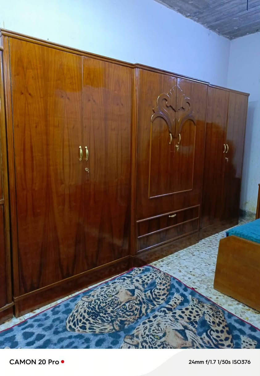 مكلف بلنشر غرفه تسكام نجاره صاج داخل وخارج ظهر جرجوبه 650وبيه مجال بسيط مكانه حله  الاستفسار الاتصال بلرقم ***********
