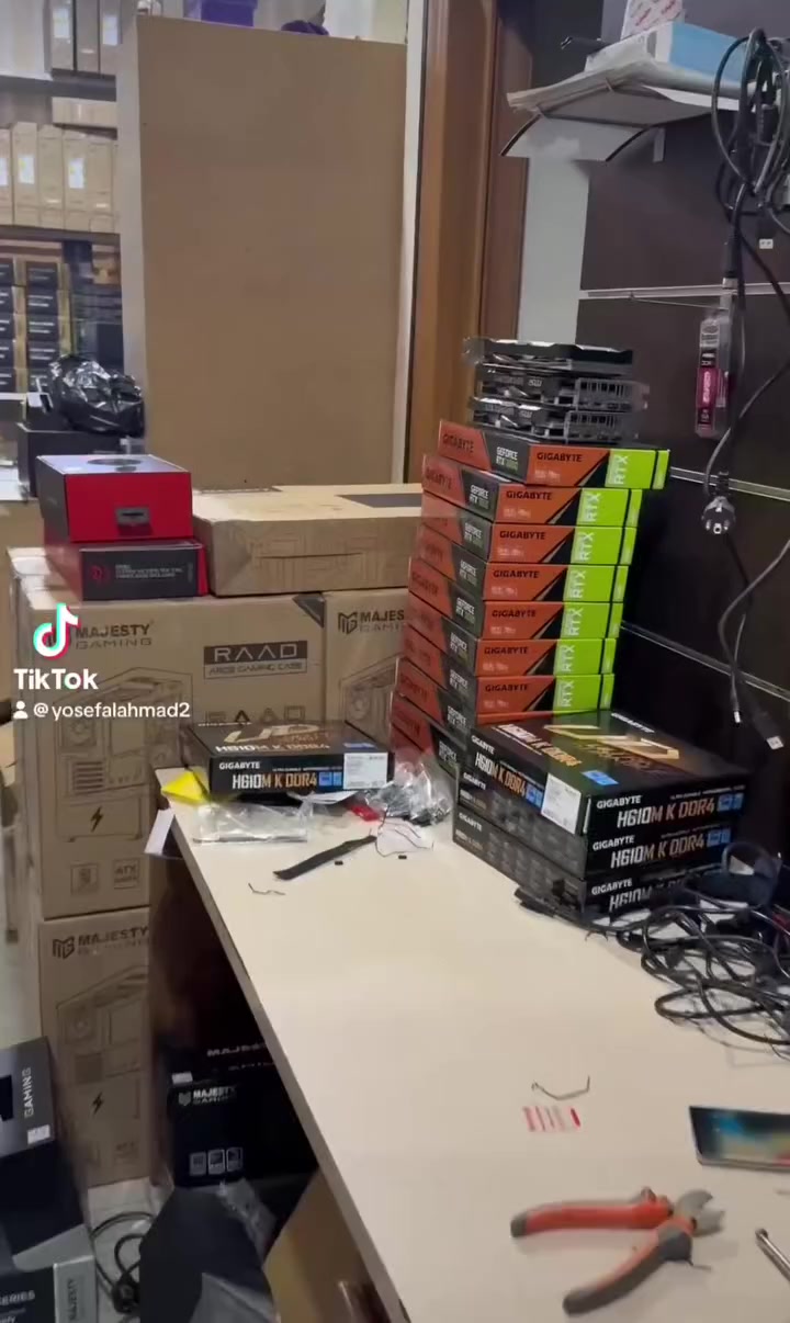 💻🔥 بدك أقوى أداء وأفضل تجربة ألعاب؟
نحنا الحل 💯
🎮 منجهز تجميعات PC احترافية + تجهيز كامل صالات ألعاب بأحدث المواصفات
⚙️ أفضل قطع أصلية ومضمونة
🚀 أعلى أداء مقابل السعر
💸 أسعار منافسة تناسب كل الميزانيات
✨ منساعدك تختار التجميعة المناسبة حسب استخدامك (ألعاب – تصميم – شغل)
🎯 شغلنا مبني على الخبرة واختيار القطع الصح، مو بس أسماء!
📩 تواصل معنا وخلّي جهازك يكون جاهز تكسر فيه الأداء 🔥
0980829966 
#PC_Gaming
#Gaming_Setup
#تجميعات_PC


**إذا كنت صاحب هذا الإعلان وتريد حذفه لأي سبب، رجاءا أرسل رسالة إلى الدعم الفني**