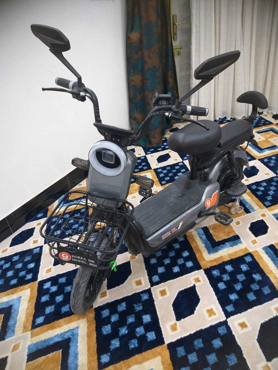 سلام عليكم دراجه شحن للبيع جديده وكيل صار شهر من مشتريه .السعر 350 بيه مجال...***********
