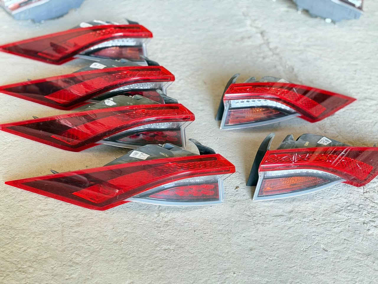 لايت +بك لايت ازيرا
السلام عليكم 
لايت ازيرا +بك لايت +مسطرة 
الديوانية/شارع الاسكان /مجمع ضرغام الحلاوي 
***********📞
يوجد توصيل 🚙
