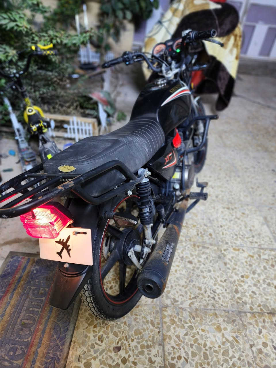 السلام عليكم شباب
دراجه شاينك موديل 25 مكفوله مكينه خرسه كهربائيات كلها شغاله الدراجه اوراقها ضاعن ابيعها من بيتي اكفلها سرقه وعشائريآ بيها نقوصات ستاند تعليك صفاحيات نقص وحده جهة الباتري  واقيه مال زنجيل وقمجي كيلو متر هذني يوكعن من سعرها 
مكاني بغداد سبع قصور سعرها 700 وبيها مجال 
للتواصل هذا رقمي   ***********
