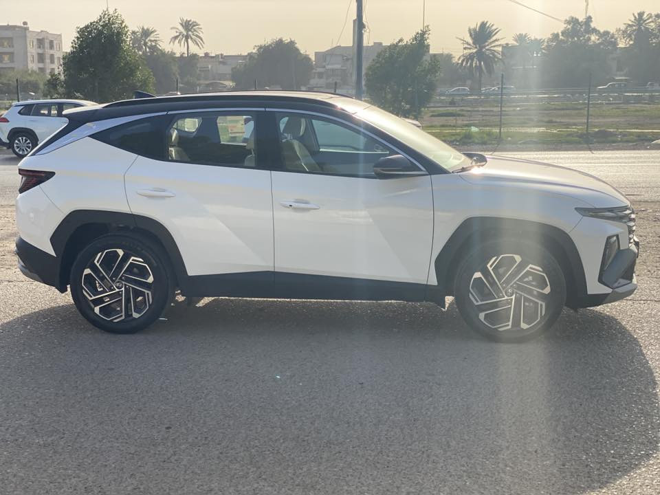 توسان 2025 تو كلر 
ماشية 14 الف
رقم أربيل الدولي 
بأسم شركة
محرك 2000 دووش 
كفاله عامة
شاشة متصلة
عداد دجتل متصل 
شحن لاسلكي 
كشنات تبريد 
كشنات كهرباء 
حساسات امامية + خلفية 
كاميرا خلفية دواره 
جنطة كهرباء 
ويل كبير 
قطعتين تبريد خلفي 
هاند بريك بصمة 
بردات خلفية
السعر ٢٣٧ 
للاستفسار 
***********
