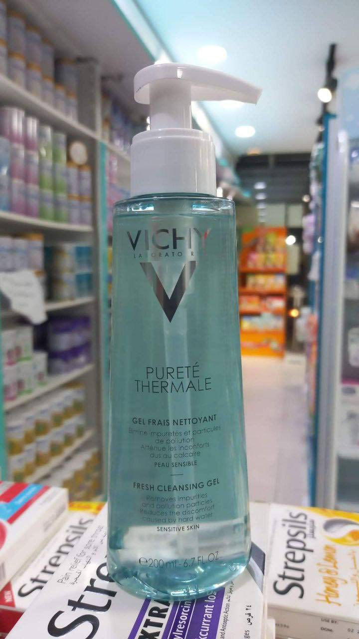 ‏🇫🇷💯Vichy_PT (purete thermale) gel)

(غسول جل غني بالرغوة ينظف بفعالية جميع الشوائب والمكياج والتلوث. مناسب للبشرة الحساسة والجافة او العادية 
والمختلطة المائلة للجفاف) 

✅ ينظف البشرة بلطف من المكياج والدهون الزائدة والأتربة والشوائب. 
✅ لايسبب الجفاف للبشرة. 
✅ يحتوي ع المياه الحرارية من فيتشي والتي ترطب البشرة وتقويها. 
✅ يترك البشرة ناعمة ومنتعشة بدون شد، مما يقلل من الإحساس بالضيق.
✅ خالي من السلفات تماماً بكل أشكاله، والمادة المسؤلة عن الرغوة المنظفة فيه هي SODIUM COCOYL GLYCINATE وهي لاتسبب أي تحسس أو جفاف وفي نفس الوقت تنظف جيداً.. 
✅خالي من الكحول .. لذلك هو إختيار مناسب لأصحاب البشرة الحساسة👌. 

الاستعمال :
  يوضع الجل على الوجه المبلل باستخدام حركات دائرية ، بدءًا من الذقن وتحرك نحو الجبهة ، مع تجنب منطقة محيط العين.
يشطف جيدا بالماء و تترك البشرة حتى تجف.
#الاصلي المنشأ فرنسا 🇫🇷💯

🚘 يوجد خدمة توصيل لجميع محافظات العراق ٤ الاف 🚘


**إذا كنت صاحب هذا الإعلان وتريد حذفه لأي سبب، رجاءا أرسل رسالة إلى الدعم الفني**