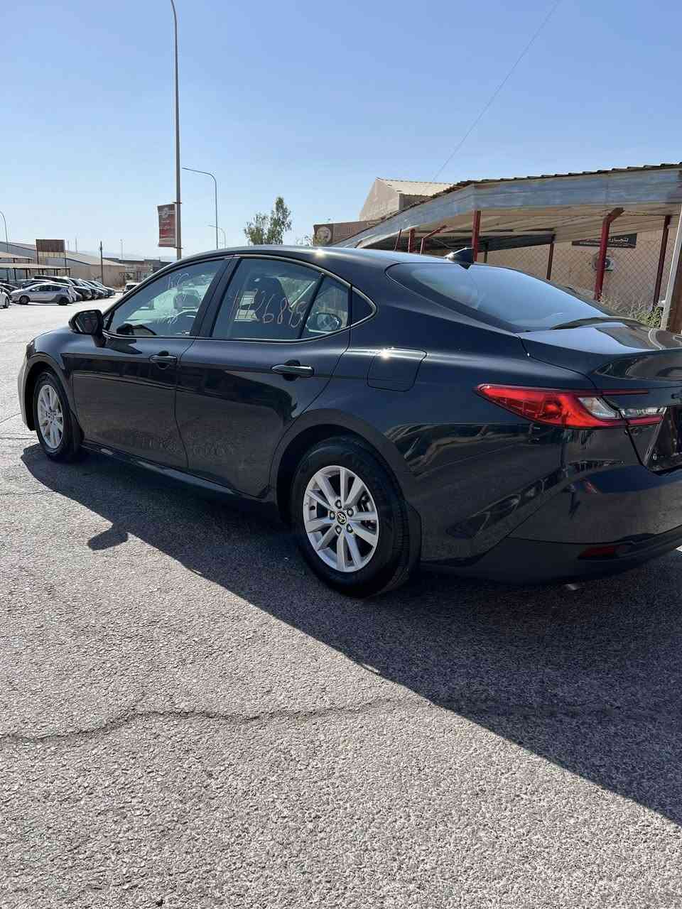 تويوتا كامري هايبرد 2025– الفخامة تلتقي بالكفاءة 🌿مواصفات se
وارد امريكي

عداد 👌9 الف مايل فقط

✨ المواصفات الرئيسية:
✅ المحرك الهجين: 2.5 لتر – قوة إجمالية 225 حصان، يجمع بين الأداء العالي والاقتصاد المذهل في استهلاك الوقود.
✅ كفاءة استهلاك الوقود: تصل حتى 25 كم/لتر – مثالية للرحلات الطويلة داخل وخارج المدينة.
✅ ناقل حركة e-CVT ذكي – قيادة سلسة واستجابة فورية.
✅ نظام قيادة متعدد الأوضاع (Eco / Normal / Sport).

:كراسي كهرباء
كراسي دفاية
استيرن مدفى
رادار امامي قيادة ذاتية

🎶 شاشة لمس 12.3 إنش تدعم Apple CarPlay & Android Auto.
🎶 نظام صوت فاخر بـ 9 سماعات (في الفئات العليا).
🎶 مقاعدقماش فاخر مع تسخين في المقاعد الأمامية.
🎶 شاحن لاسلكي للهواتف الذكية + منافذ USB-C

ويل كب عل ١٧ 
 
تبريد امامي خلفي قطعتين

تغيير جاملخ يمين فقط

شرط الراديتر المكيف كله بلادي والماء 

صور الضربة مرفقة

عداد 9000 مايل
 ارباك استيرن وبردات فقط راجع

السيارة دخول جديد

السيارة مرقم بغداد 

السعر مغرررري مع صعود الجمرك

للاستفسار ارجو للجاديين

0 780 060 0328
