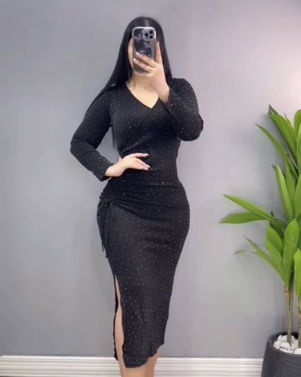 #تخفيضات_نار🔥❤️

إحنا أول من يبدّي عروض العيد بالحمزة الغربي 🔥
#فستان_ملكي_وأنيق بس بـ #10:000_دينار 👗

عرض خاص بمناسبة العيد ، والكمية محدودة ، لحك قبل ما يخلص

📍 #مجمع_حمودي_البديري
الحمزة الغربي شارع زيد وأيهم قرب عارضة المواكب (عارضة بيت نصيف)

📲 للتواصل واتساب: ***********

العيد غير ويانة
