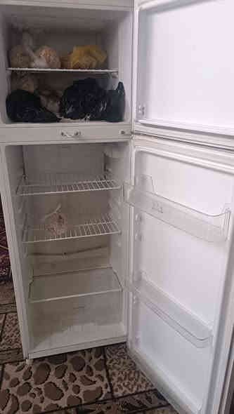 السلام عليكم 
ثلاجه 12 قدم نضيفه كلش للبيع 
بعقوبه المفرق التواصل على الخاص او على الرقم 
***********
