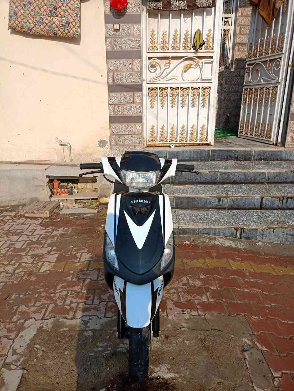 سلام عليكم للبيع دراجه شانك دراجه كفاله من معرض العوادي دراجه جديده كلش ماشيه 3 كيلوات فقط مكينه مامفتوحه عل فحص الدراجه مابيها اي نقص موديل 2025 الدراجه شلعه ومعدل تجي وشوف ابعينك السعر 850 وبيها مجال للطيبين العنوان دوانيه اخصيمه متواجد خاص وعل رقم ***********
