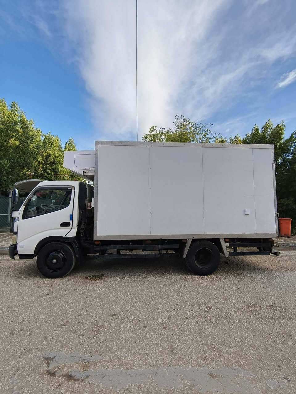 كنتر  تيوتا دانيا اصل براد 2001 (ياباني) رقم قادسيه انكليزي سنويه لغايه 2030 .. محرك وكير وحداديه مال كنتر كله جديد .. مكفوله من ضربه والصبغ والتبديل والخياس.. براد شغال منفصل يعمل كاز وكهرباء.. (طول البراد 4امتار وربع) السعر 110 دَولار.. مكاني النجف الاشرف شارع المطار للاستفسار *********** غير متواجد عالفيس الشراي يخابر
