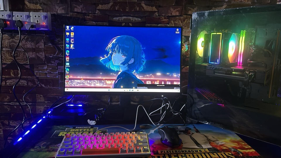 السلام عليكم تجميعة للبيع جديدة بمعنة الكلمة كلش صارلي شهرين من ماخذهة واريد ابيعهة 
مواصفات مرتبة 
الكيس MASTER X II
معالج i5 13400F
كارت الشاشة RX7700XT 12GB
مذربورد B760 M_E
التخزين 1TB M.2
باور سبلاي 650 BRONZE 
التبريد KA 400
شاشة MSI 180هيرتز
كيبورد ريد راكون
ماوس ريد راكون
كرسي ريد راكون
ووياهة ميز كيمنك
ووياهة ماوس باد
تجميعة مانلة جيب وشد 

بس نقصهة رامات العدي تطلع بيهن شاشة زركة يعني عطلانات 
تجميعة حديدة بمعنة الكلمة

سعرهة 1850 مليون و٨٥٠
مكاني ميسان مغربة
***********
