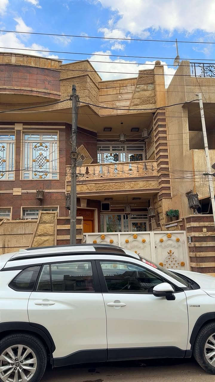 سلام عليكم بيت الجار منطقت البياع مقابيل معارض عله شارع مساحته 125 البيت زيروه فووووو من كلشي جاهز كلشي مناقصه الستفسار ***********
