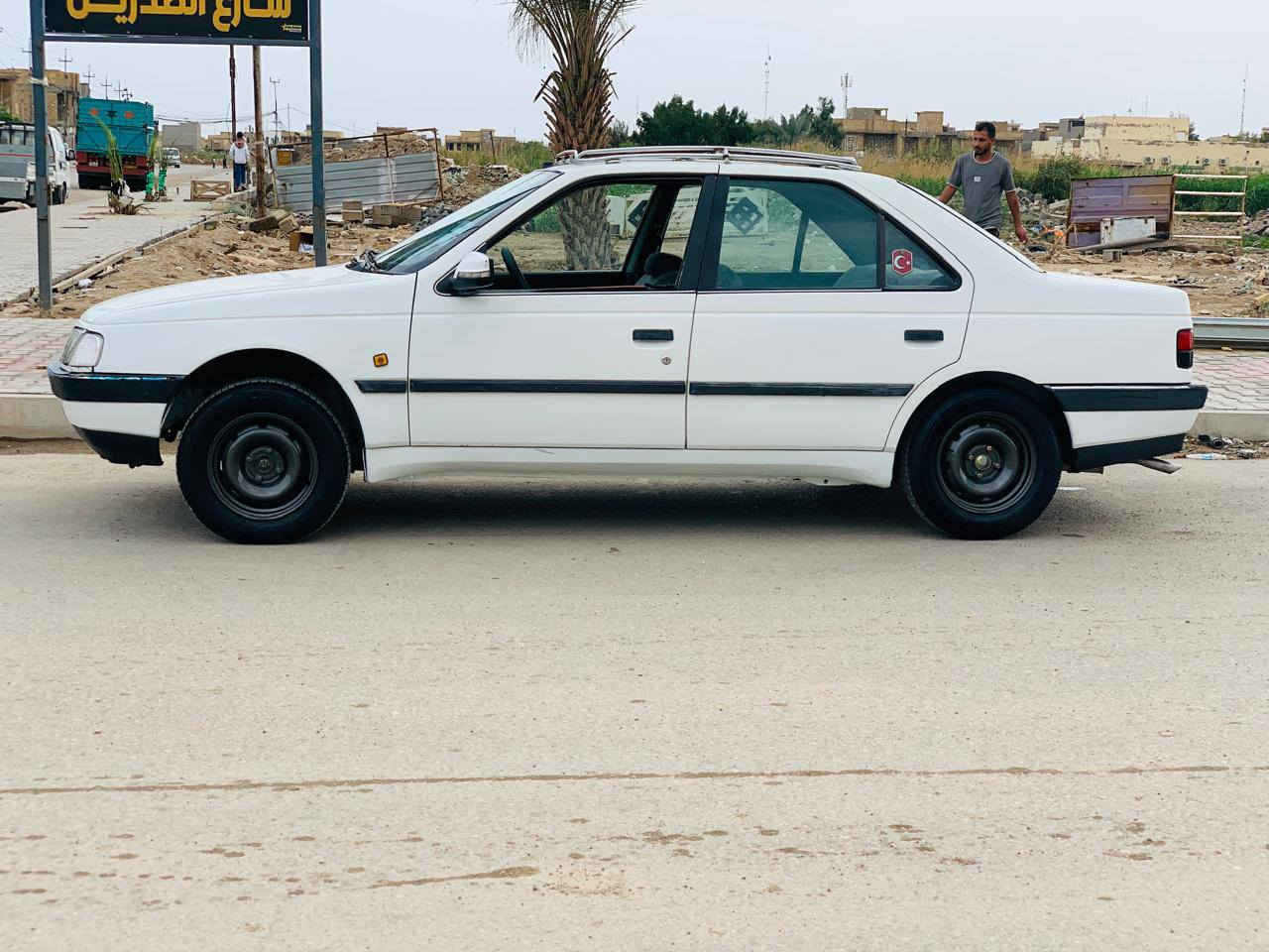 السلام عليكم للبيع بيجو 405 موديل 2009 رقم بغداد بسمي سياره جديده تخم تاير جديد  دوشمه جديده كير مكينه بجيس حداديه جديده تبريد ثلج السعر 40 مكاني كوت ***********
