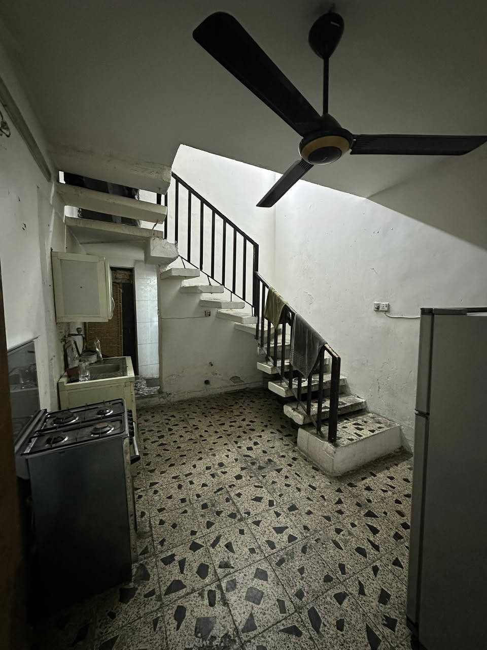 للبيع السعر 90 مليون مساحة 45 متر طابو الدورة وسط الميكانيك موقع جيد فيه غرفه ومطبخ وصاله وخدمات 
***********
مكتب احمد للعقار 

اذا ما عجبك العرض🏡 اخذلك فره بالصفحة وشوف الي يفيدك🌀  لا تحتار ببيعت بيتك مع  مكتب احمد للعقار انطيني صور بيتك وتفاصيله ورقمك ومكانك وبخدمتك♦️ 

عنوان المكتب:بغداد الدوره-الميكانيك-شارع الفورتات قرب مزاد ابو عمر مكتب احمد للعقار
