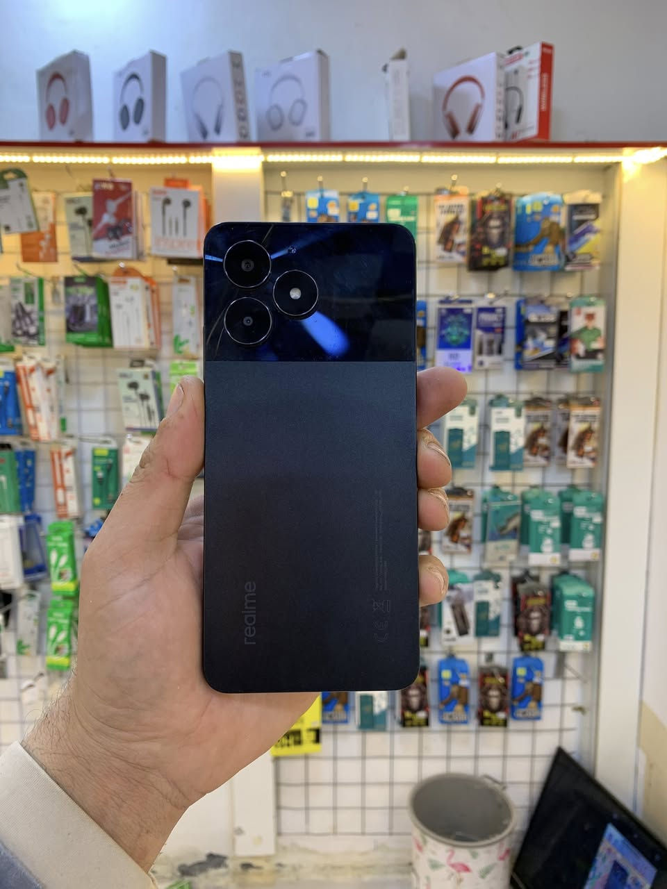 مبايل نضيف جدا C51 شغال ذاكرة ١٢٨
السعر 75 بي مجال الشراي خاص 

***********
