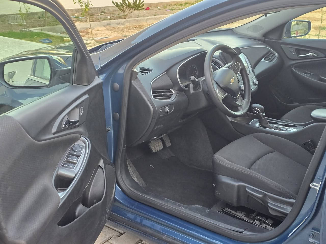 سلام عليكم
شوفرليت ماليبو 
الموديل 2025 
اللون ازرق ميتاليك 
نوع المحرك 1500 تيربو 
ماشية 14الف ميل
حادث السيارة مرفق بالمشور
بدون رقم 
ويل كب
بصمة تحكم ستيرن  
سايد بريك كهربائي 
رادار امامي وضعيات قيادة والمواصفات البقية
معروفة
السعر 115وبيها مجال بسيط
للاستفسار ***********
