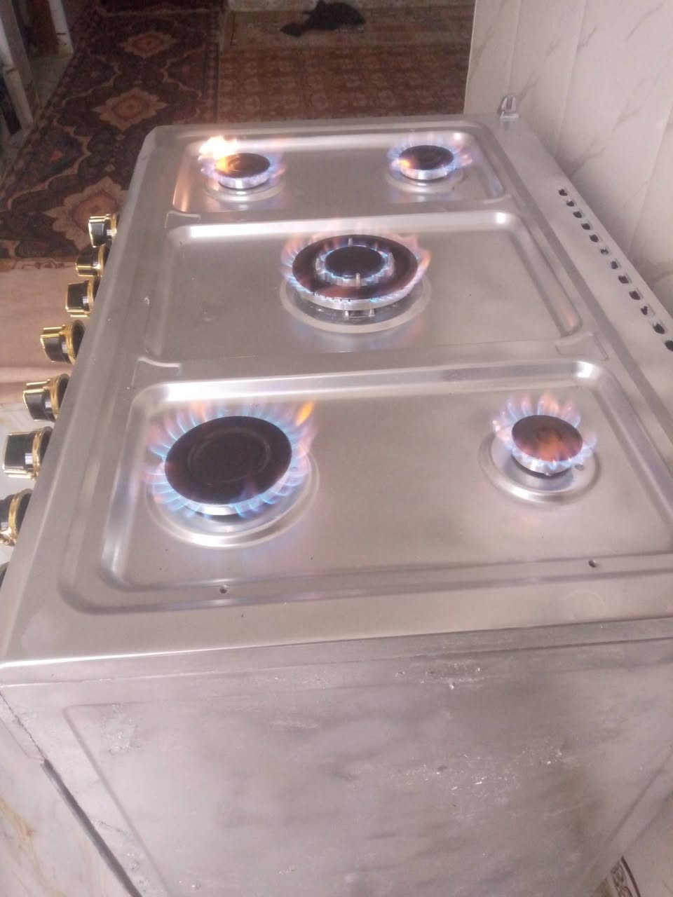 نظافه تسعين بل ميه
أخو الجديد فرن شغال 
***********
