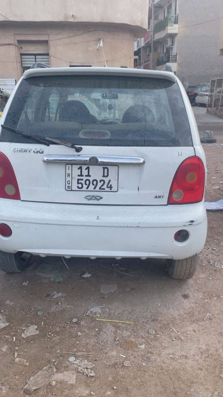 السلام عليكم كيو كيو اوتو موديل ٢٠٠٩ رقم انكليزي هزه جديده السياره نضيفه***********   مكاني بغداد الاعظميه السعر ٣٠ وبيها مجال حك الجيه
