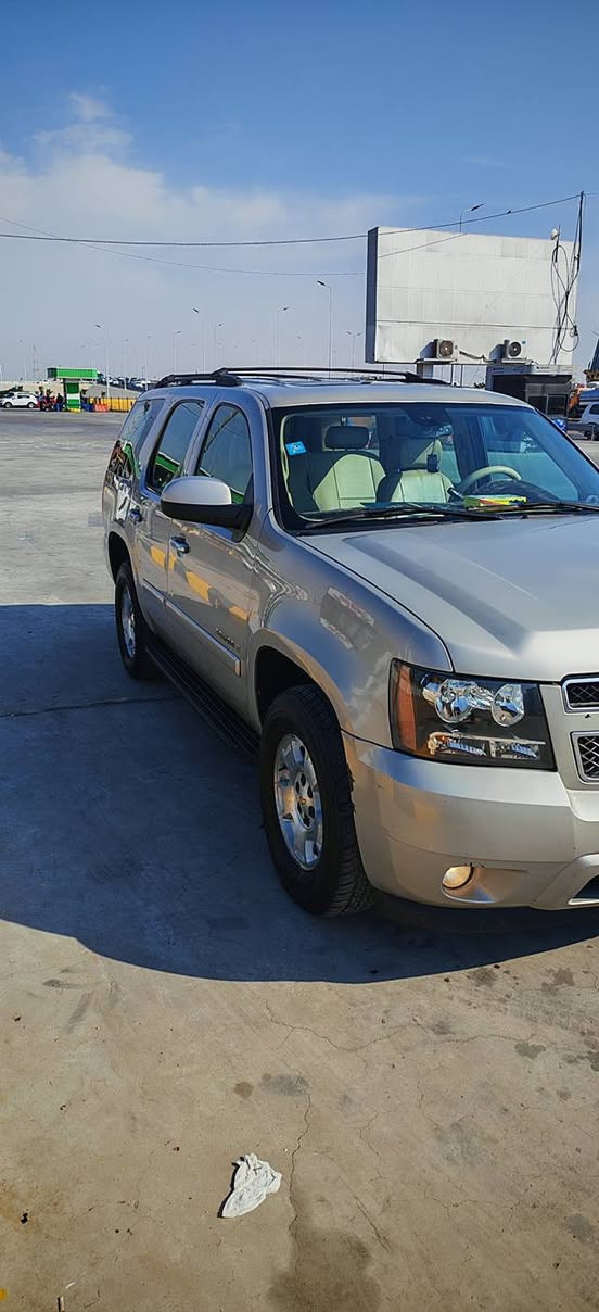 بسم الله الرحمن الرحيم
تاهو خليجي مديل 2008 فول مواصفات 
بيه صبغر ارباع واماكن بسيطه ابيع احزام للجماليه 
شاصي مكفول من اي شي 
رقم بغداد باسمي تحويل ثاني يوم عنواني بالبصره 
سياره نضيفه استخدام شخصي 
السعر ١٨٥ ورقه وبيها مجال بسيط 
 ***********
