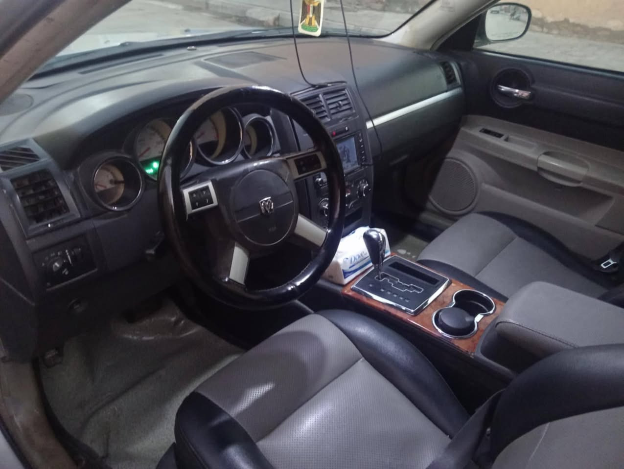 جارجر10 جاهزه من كلشي بيها كصوت بجم السعر 65 ***********
