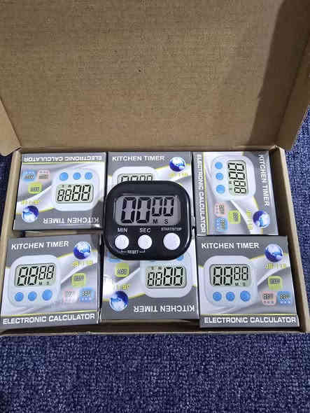 تایمەر بالەی ئەلمانیە 
تایمەرە و ئەلەرمیشە 
پاتری خۆی لەگەلە 
٦ رەنگی جۆراو جۆری هەیە 
گەیاندن هەیە 
*********** أربيل
