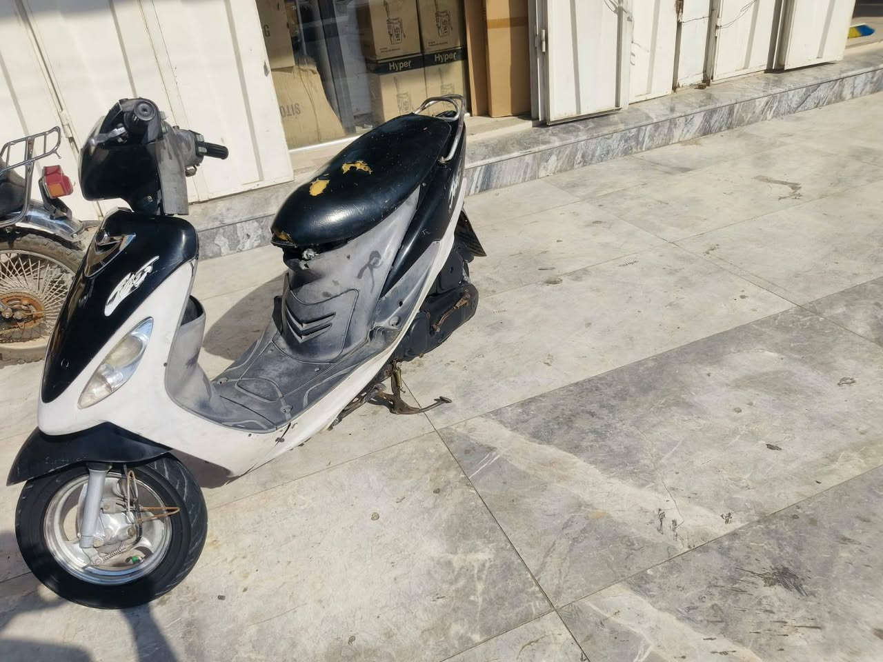 بيع مستعجل سعر 500 بيه مجال ربع ما اذب عليه 
سلام عليكم دراجة ماكس منغولي للبيع كلهه شغاله


**إذا كنت صاحب هذا الإعلان وتريد حذفه لأي سبب، رجاءا أرسل رسالة إلى الدعم الفني**
