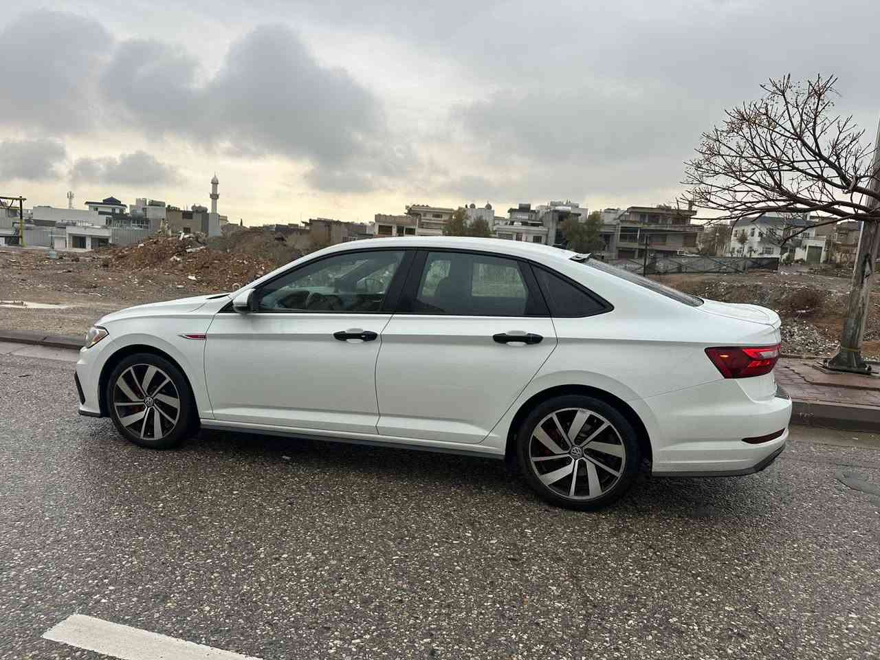 جيتتا GLI موديل ٢٠٢١ مواصفات S
 بدون صبخ رادار جوانب رادار امام مقعد 
هيتر گير و مكينة ضمان  .٧٤٠٠٠ ميل ماشي 
محرك كير واير بشرط  
سيارة حيل نظيفة كلشي عل بلاد جديد 
سنوية هزة كلشي جديد مدفوع لـ
باسمي السنوية بشرط تحويل وغرامـة
سيارة مابيـها دينار مصرف كامل من كل نواحي

رقم رصيد ***********
رقم واسباب ***********
