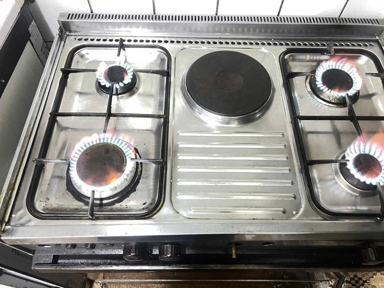 طباخ شغال للبيع سعره 80 وبي مجال


**إذا كنت صاحب هذا الإعلان وتريد حذفه لأي سبب، رجاءا أرسل رسالة إلى الدعم الفني**