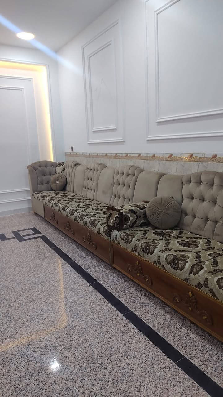 تخم ديوان عراقي تزكام صاجي درجة اولى للاستفسار ع الواتساب او الاتصال ***********
بالاضافه وجود قنفه غير موجوده في الصور 
كلش نظيف وجديد بعده
