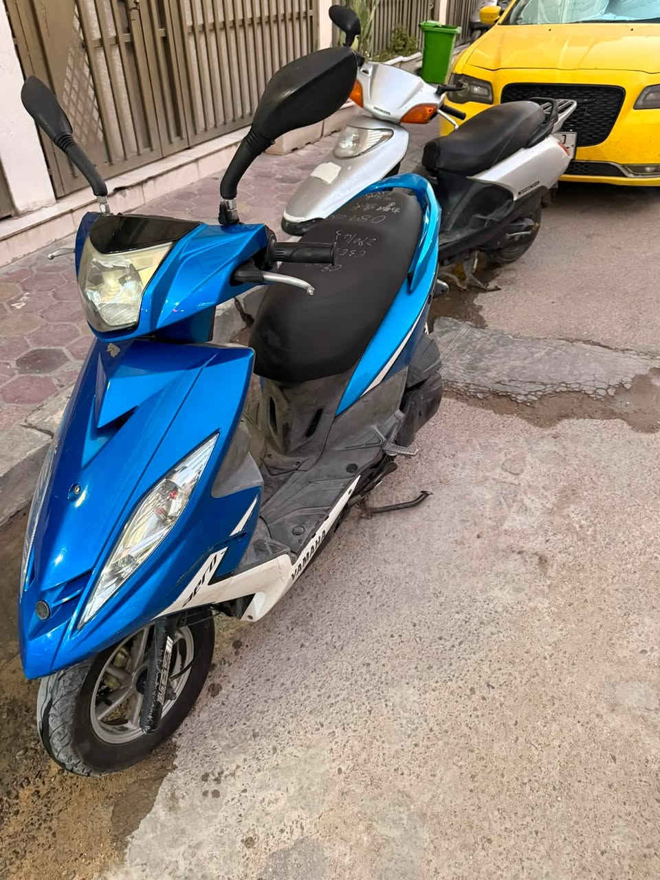 سلام عليكم ثعلب gtr للبيع فقط الدراجه نضيفه وخير من الله صار شهر تقريباً من نزلتهه من الرمبه وهاي الدراجه كدامكم بالحقيقه اتشوفهه بعد احله من الصور سعره مليون وميه وبيهه مجال واوجبك من تجيني واخليك ع راسي مكاني الحريه دباش رقمي*********** 
ملاحضه : الي ميعجبه السعر ليعلق ويستهزء ويكسر بحلال العالم عجبك السعر طبلي ع عيني وع راسي معجبك السعر هم ع عيني وع راسي
