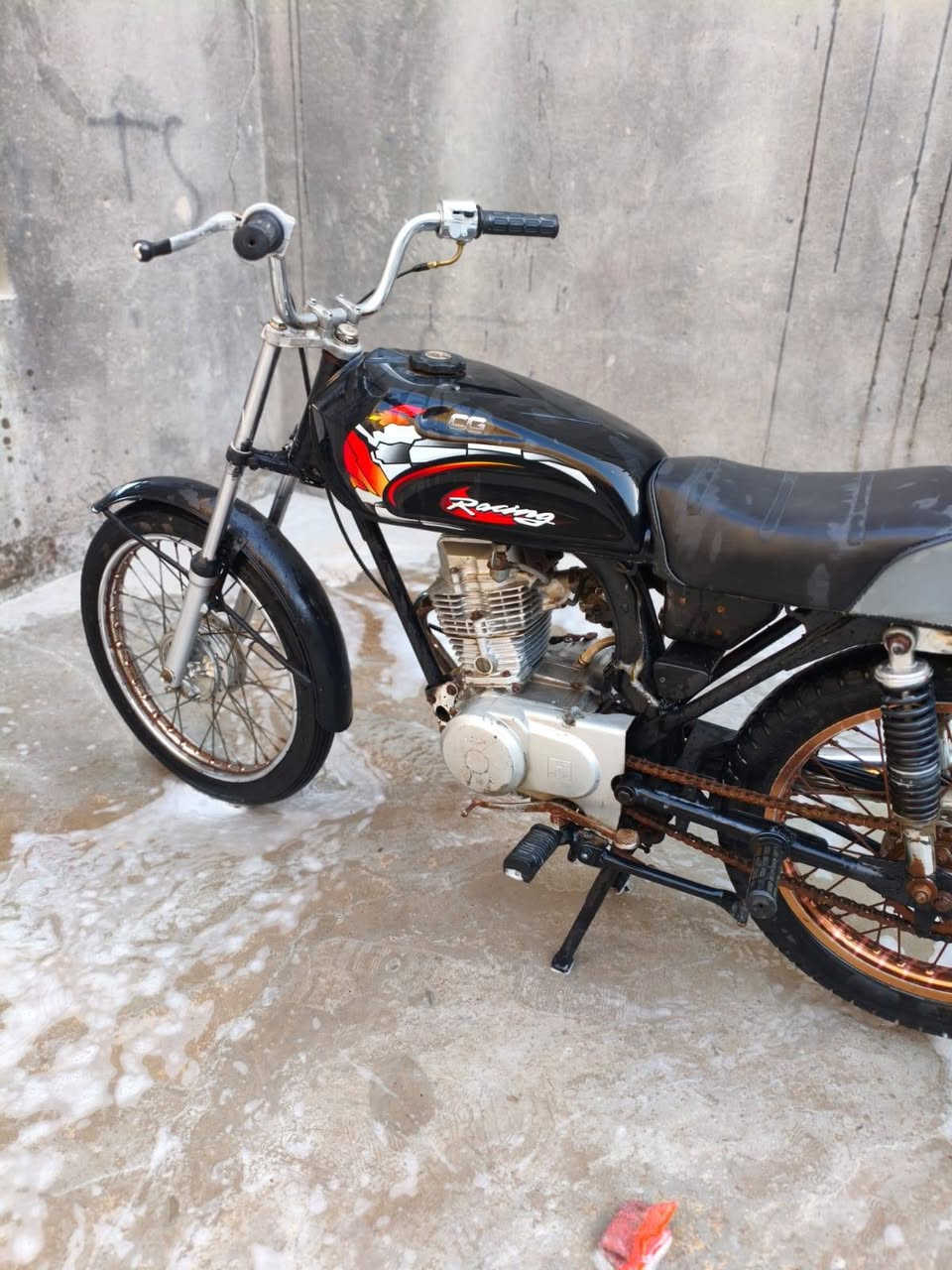 السلام عليكم  دراجه جاهزة من كلشي دك هندر وطلع ول شراي بخدمته ***********
