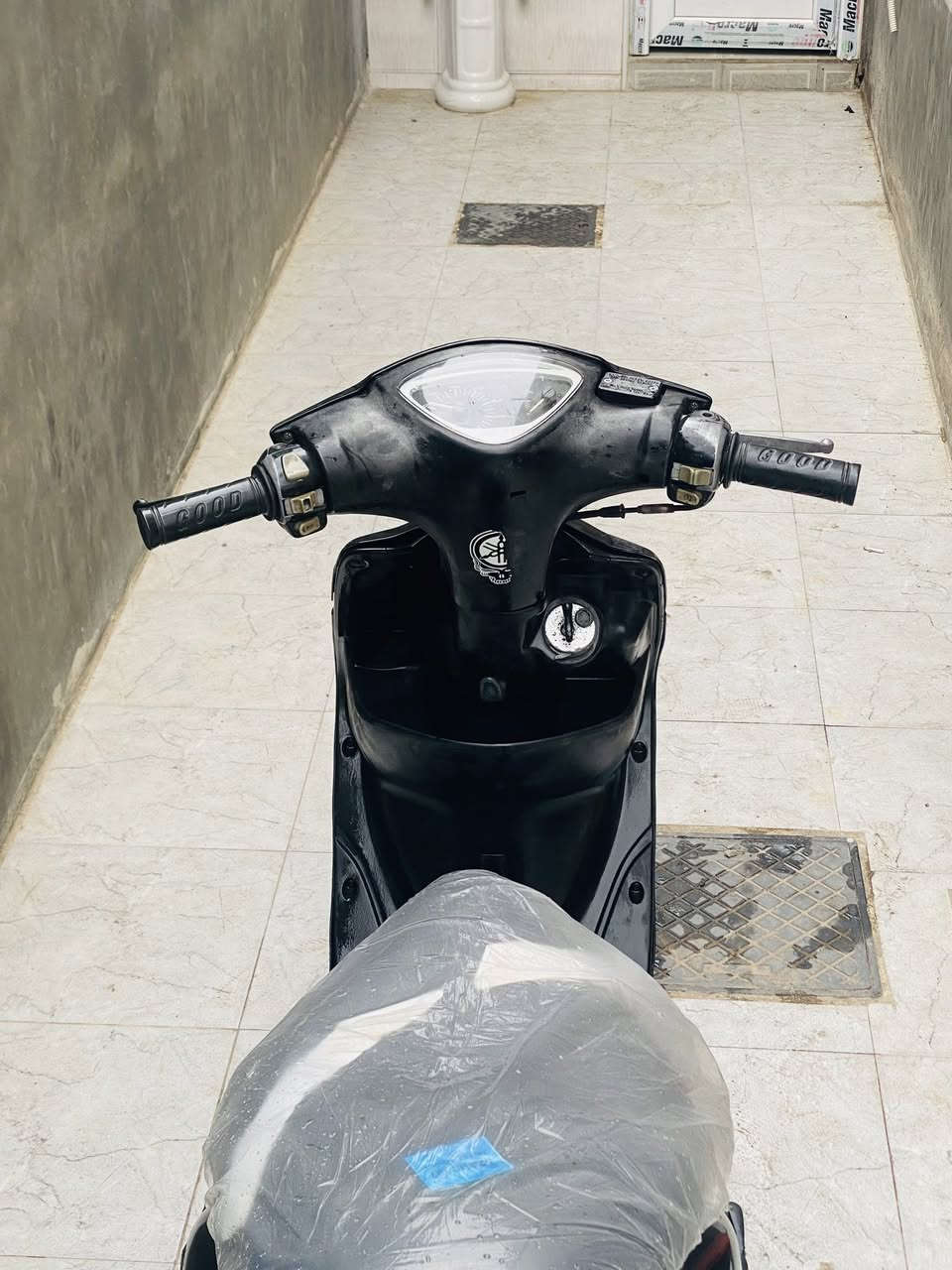 السلام عليكم دراجه ماكس عدله 2007 رمبه دراجه مجفته تجفيت وكاله ما صار هواي دراجه كامله من كلشي ما بي نقص ما عده الدشلي مال السلف السلف شغال دراجه مبدل كفرات + اكو كفر اضافي اواقيه موجوده البلاد انه شايلها مكاني بصره ابو الخصيب مقابيل شارع البهادريه تواصل *********** اتصال 📞 +واتساب السعر 750 وبيها قليل حك الجيه
